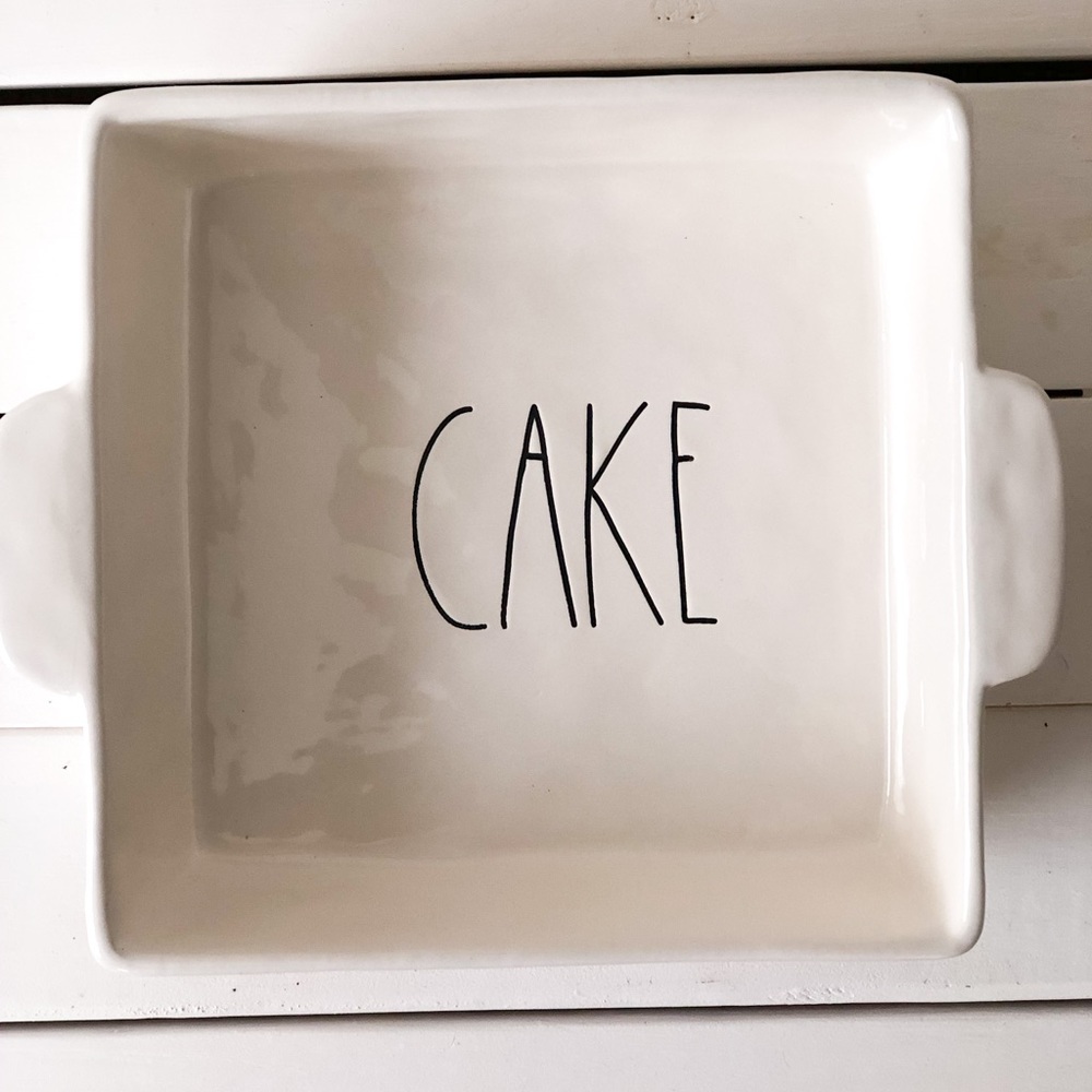 Rae Dunn Cake Dish